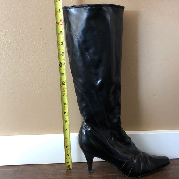 Boots - Picture 3 of 4